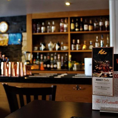 The Portcullis Hotel Chipping Sodbury Buitenkant foto