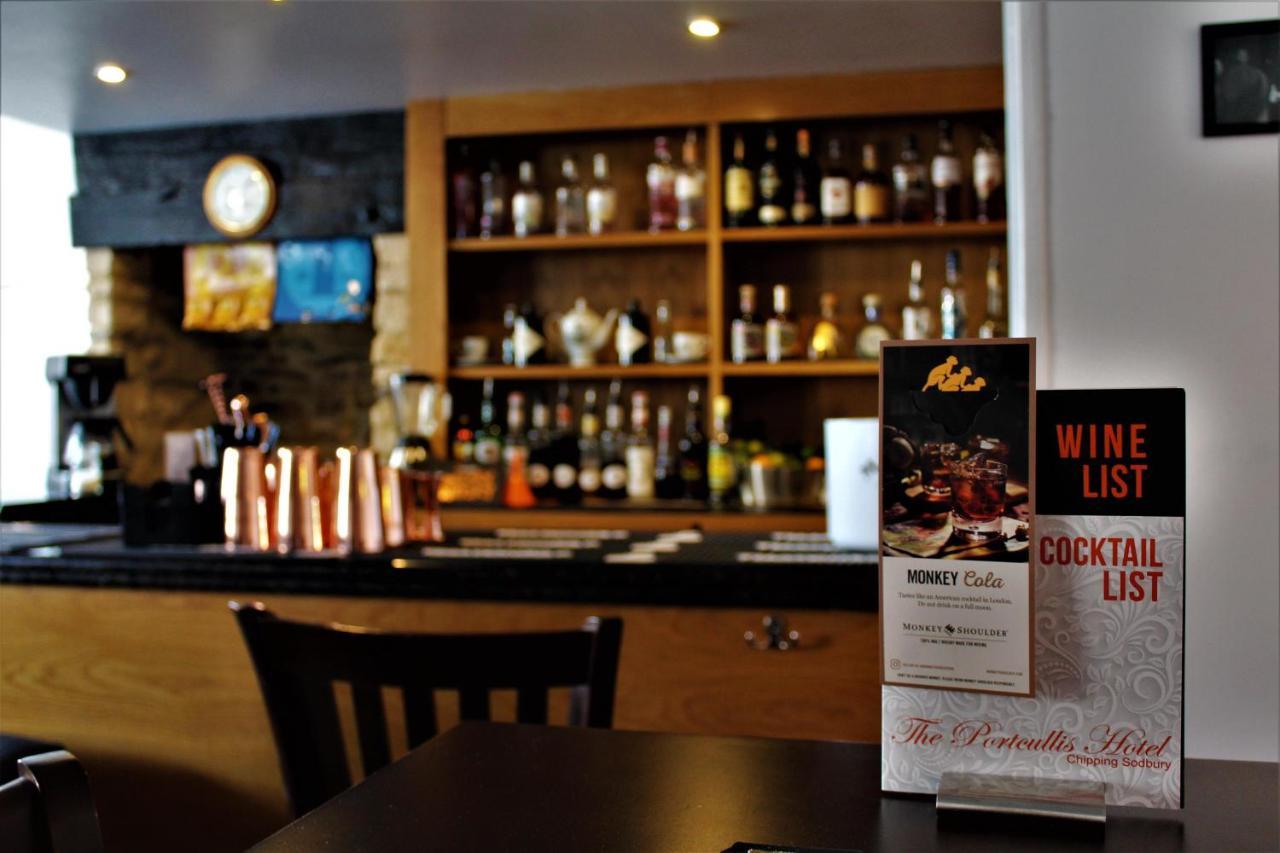 The Portcullis Hotel Chipping Sodbury Buitenkant foto